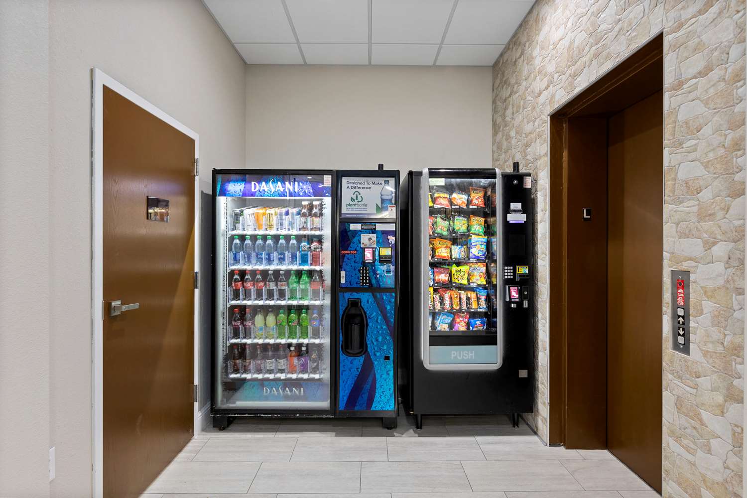 Comfort Inn & Suites Hazelwood - St. Louis 12/21