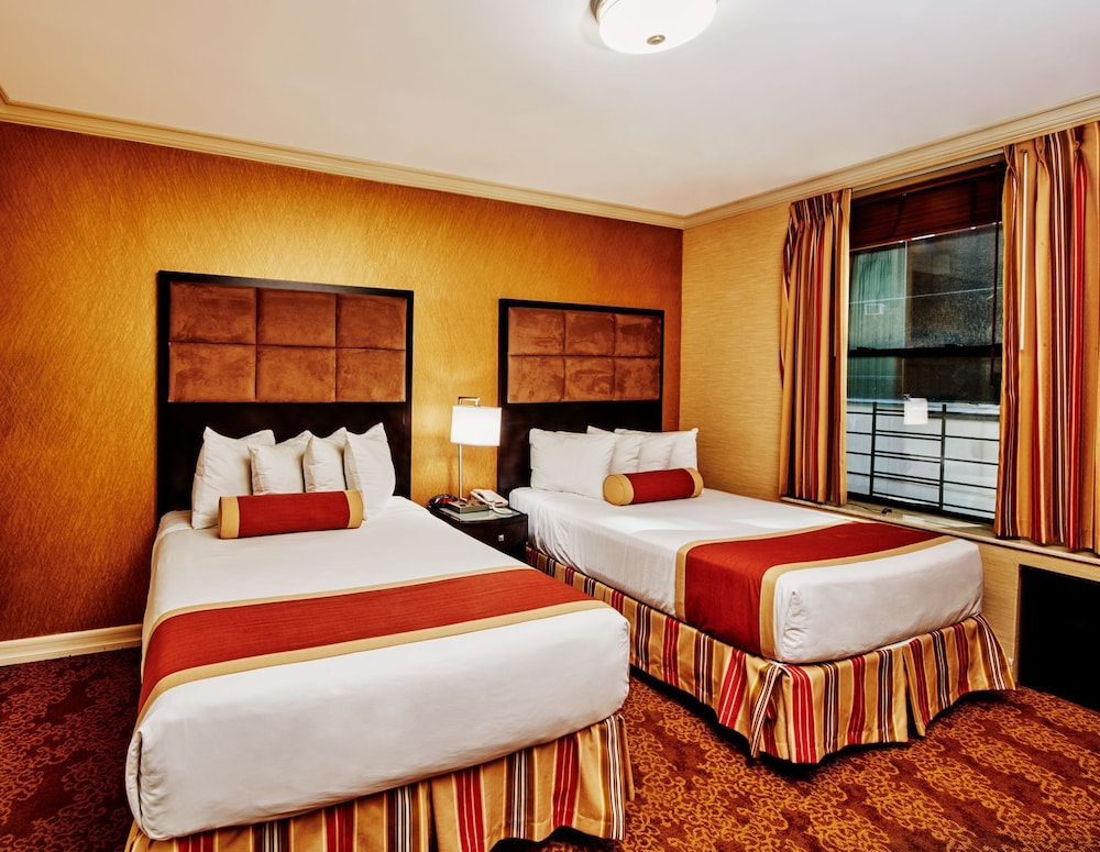 apartment, multiple beds, kitchenette
