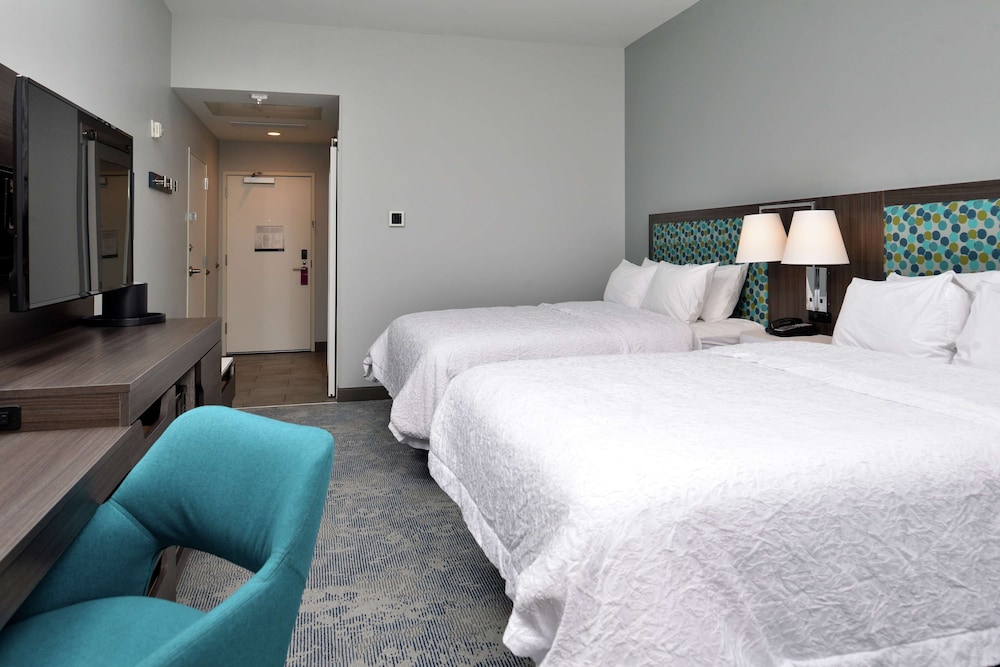 Hampton Inn Cedar Falls Downtown Ia 24/65