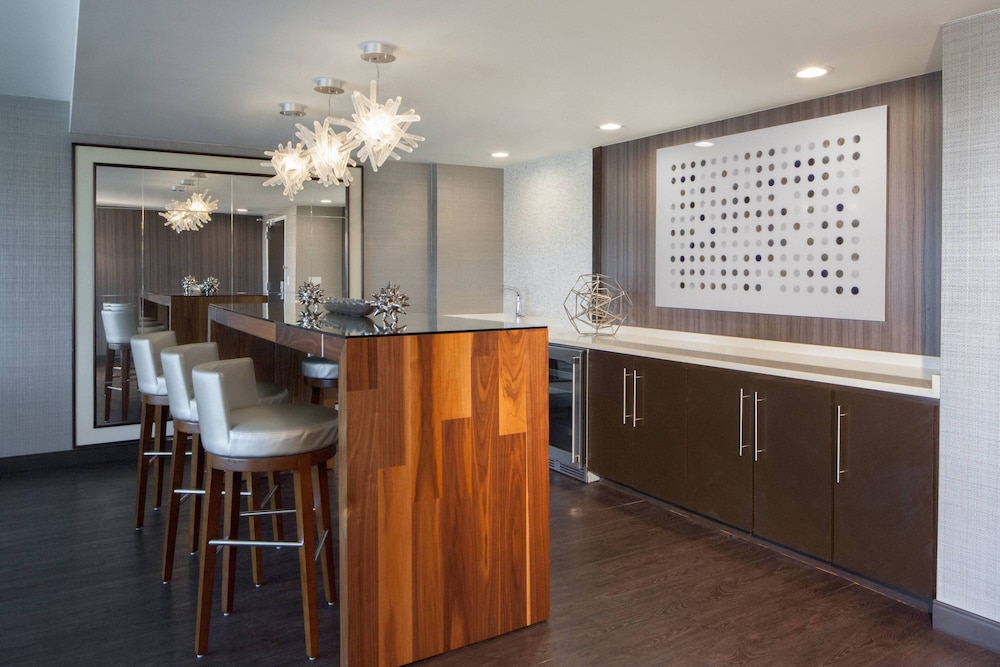 Marriott Suites Dallas Market Center 9/62
