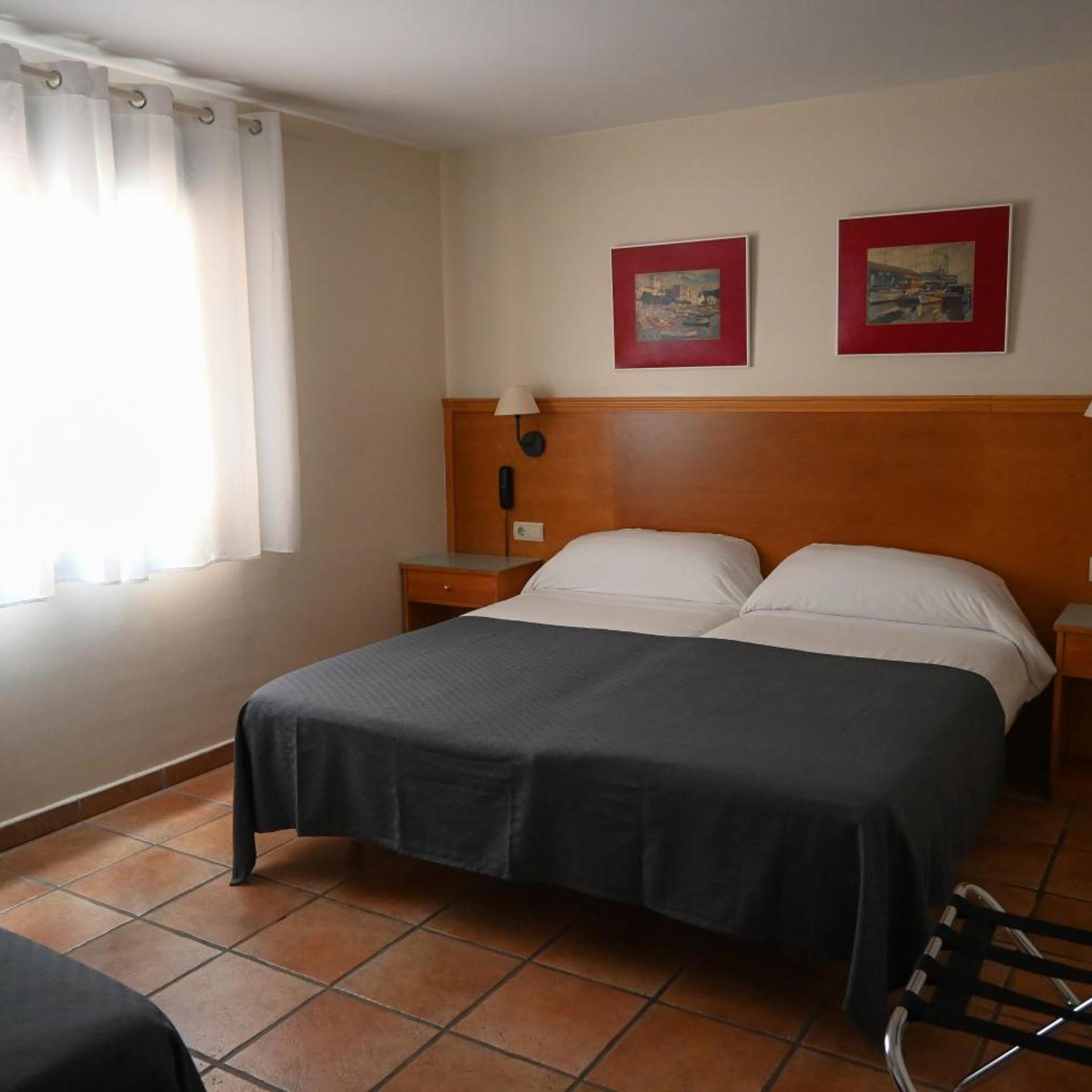 Room, Triple