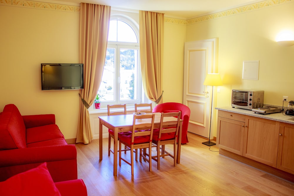 Maloja Palace 40/55