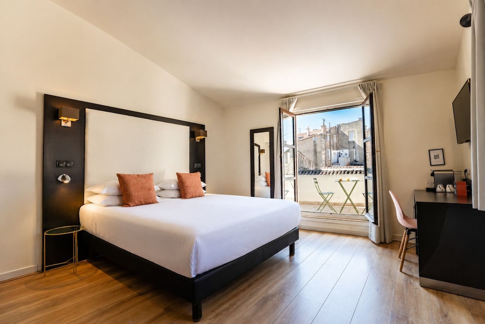 Superior, 2 Queen Beds, Terrace