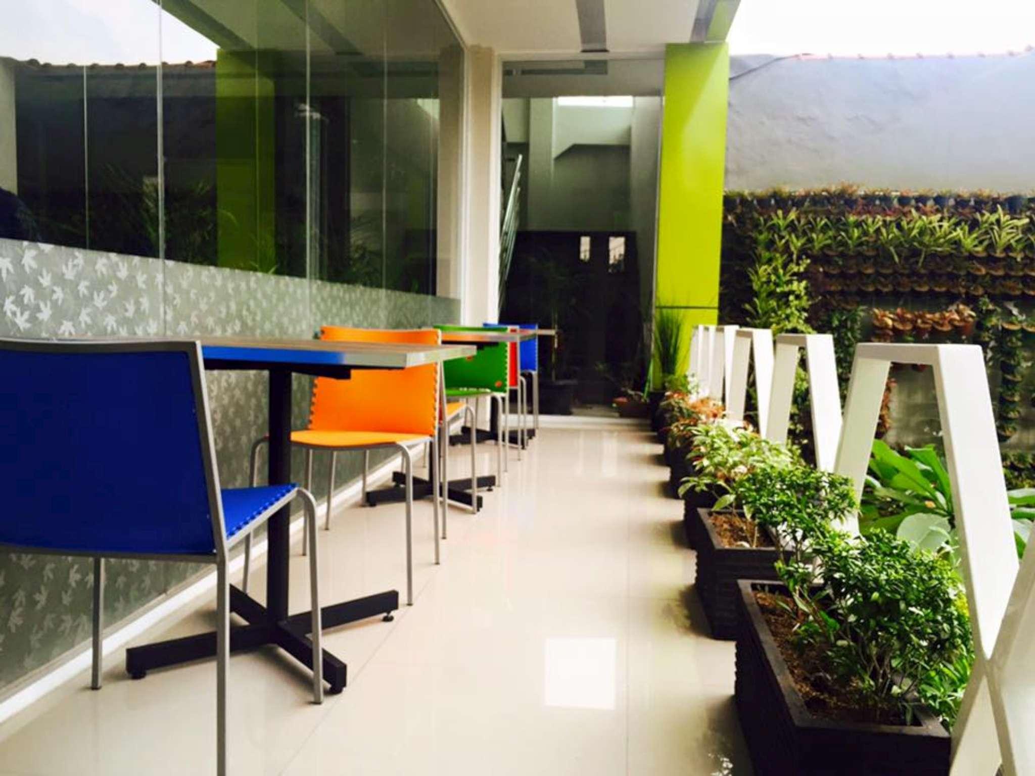 Fresh Hotel Sukabumi 25/35
