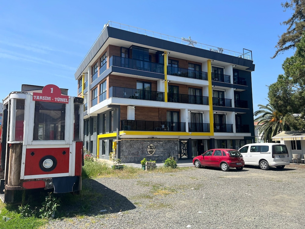 Deluxe Residence 47/57