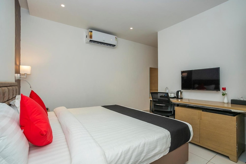 Vihaari 24 Business Hotel 17/57
