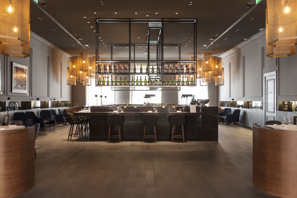 Kozmo Hotel Suites and Spa 43/50