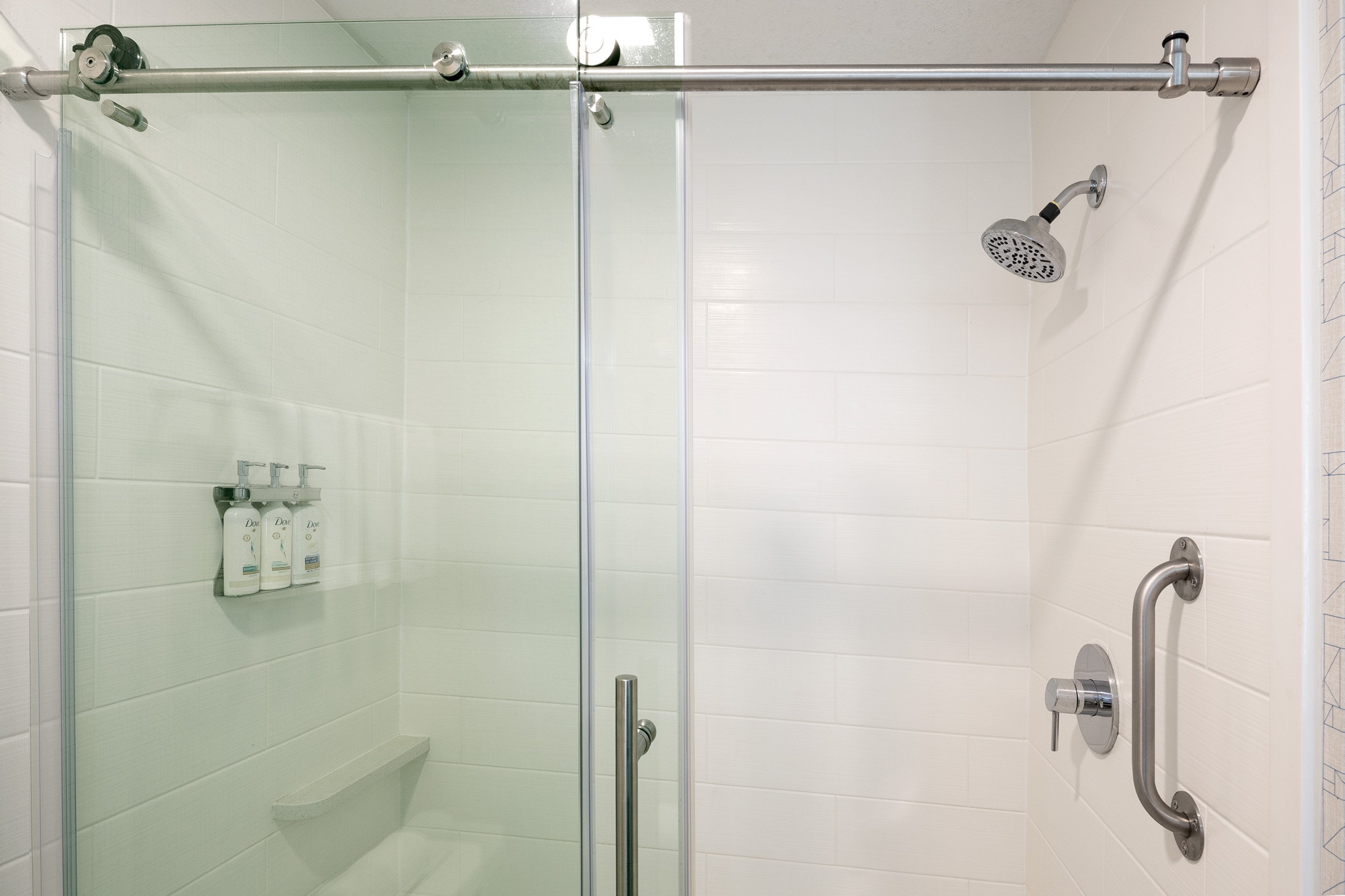 Holiday Inn Express and Suites Chicago West St Charles an IHG Hotel 72/72