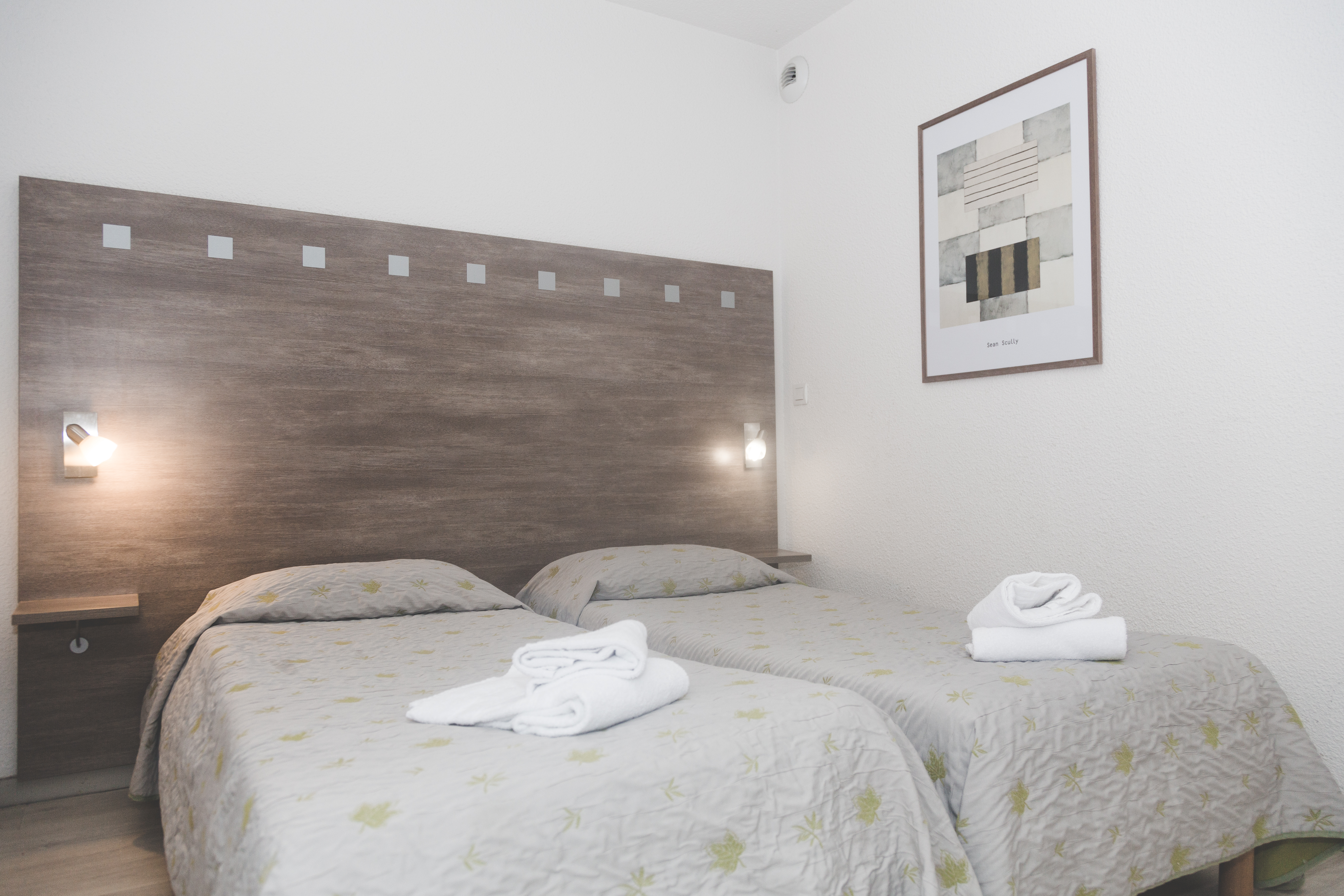 2 Rooms, Twin Beds