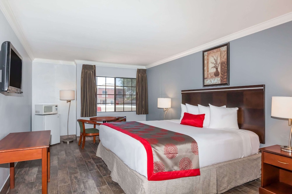 Ramada by Wyndham - Poway 21/51