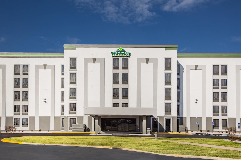 Wingate by Wyndham Louisville Fair and Expo 2/60