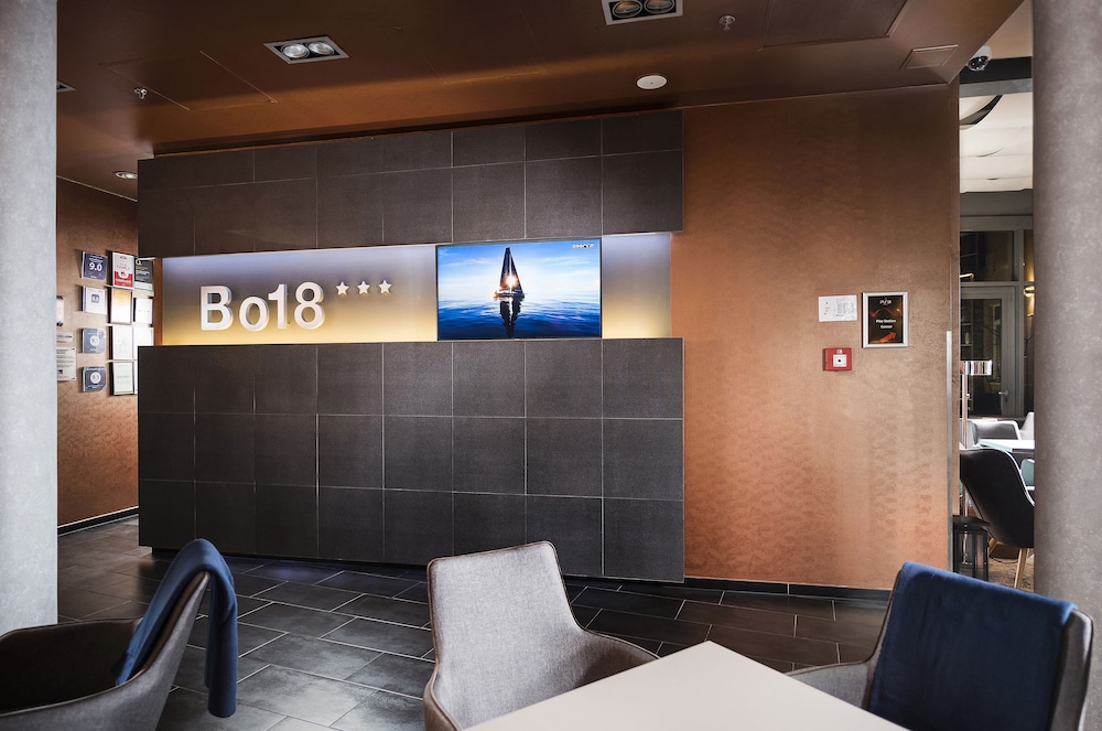 Bo18 Hotel 8/66