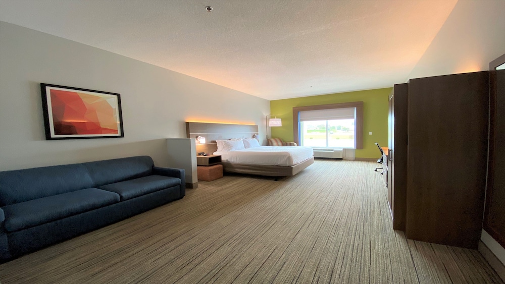 Holiday Inn Express Suites Somerset Central 43/76