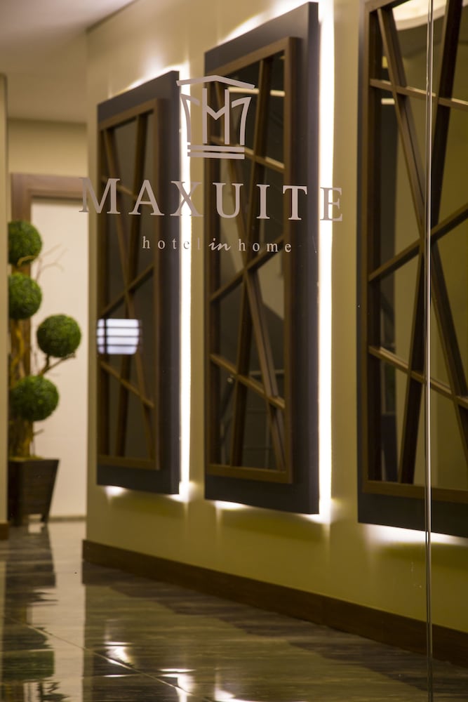 Maxuite Hotel In Home 20/37