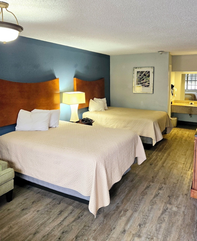 Best Price Motel & Suites 12/56