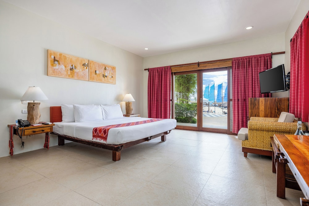 Bluewater Maribago Beach Resort 17/50