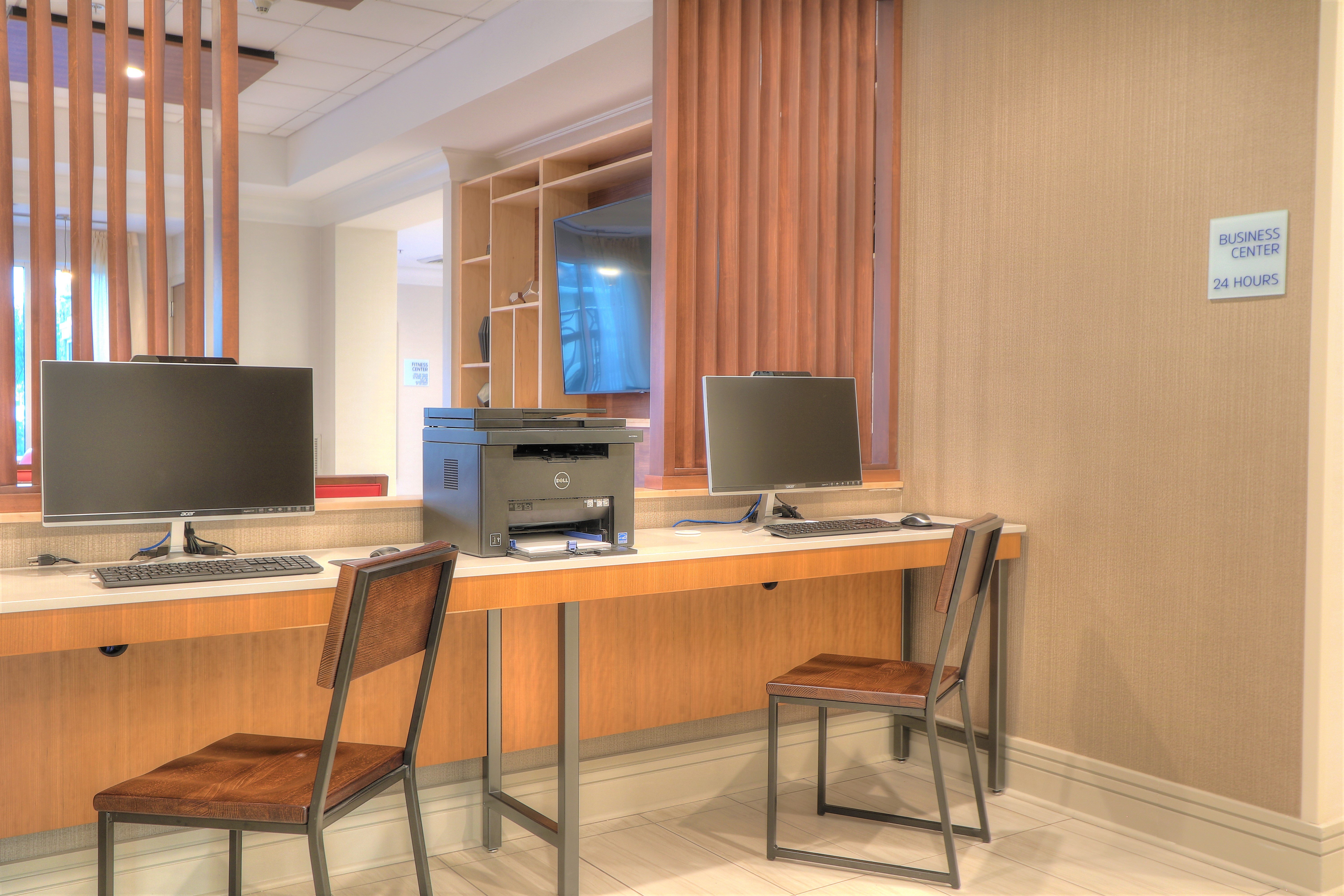 Holiday Inn Express Hotel Suites Mobile Saraland 50/54