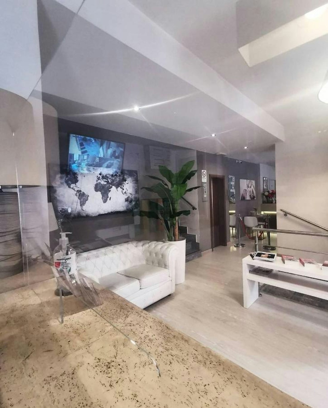 Hotel Ares Milano 2/23