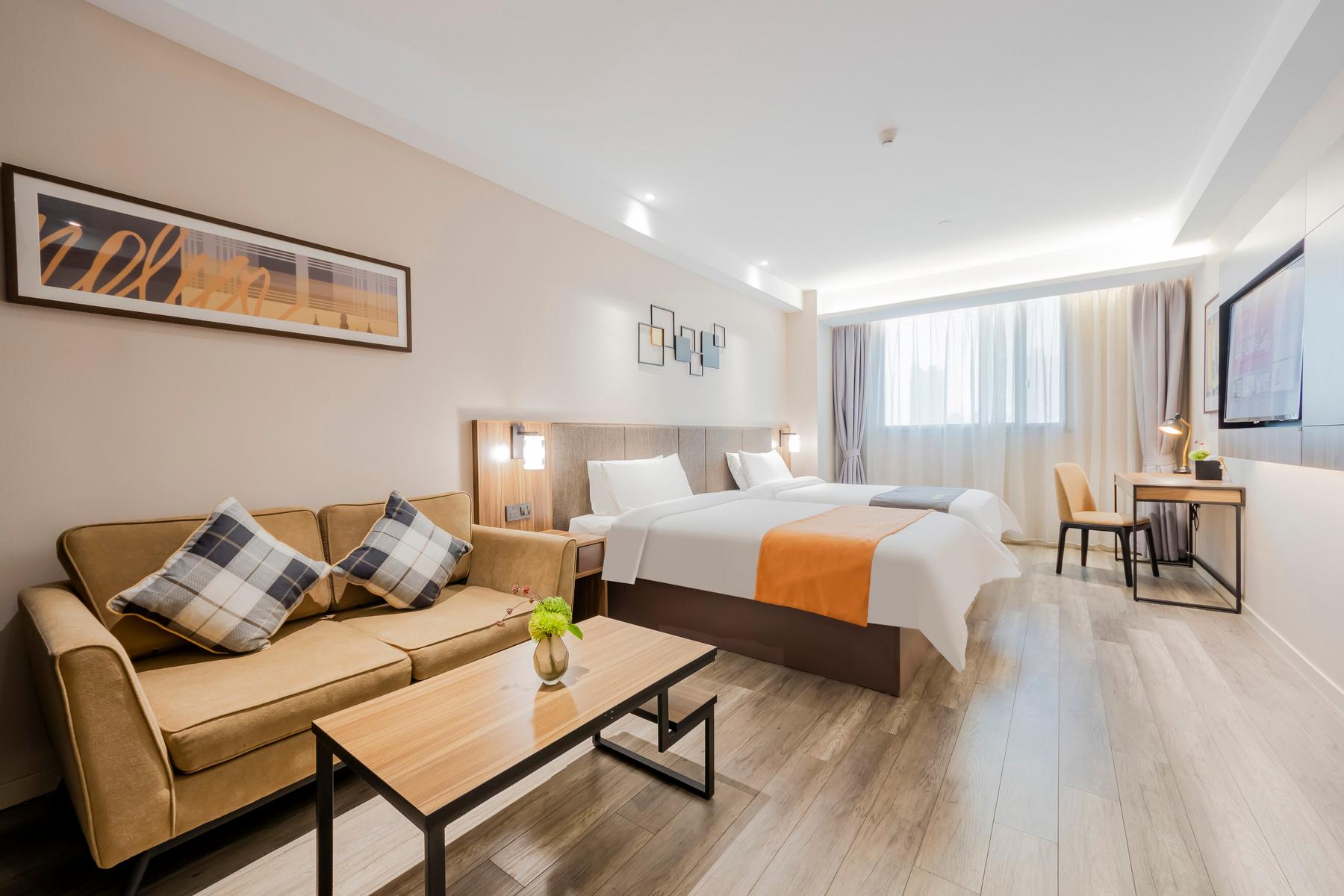 Home Inn Plus (Wuxi Zhongshan Road Shenglimen Metro Station) 29/57
