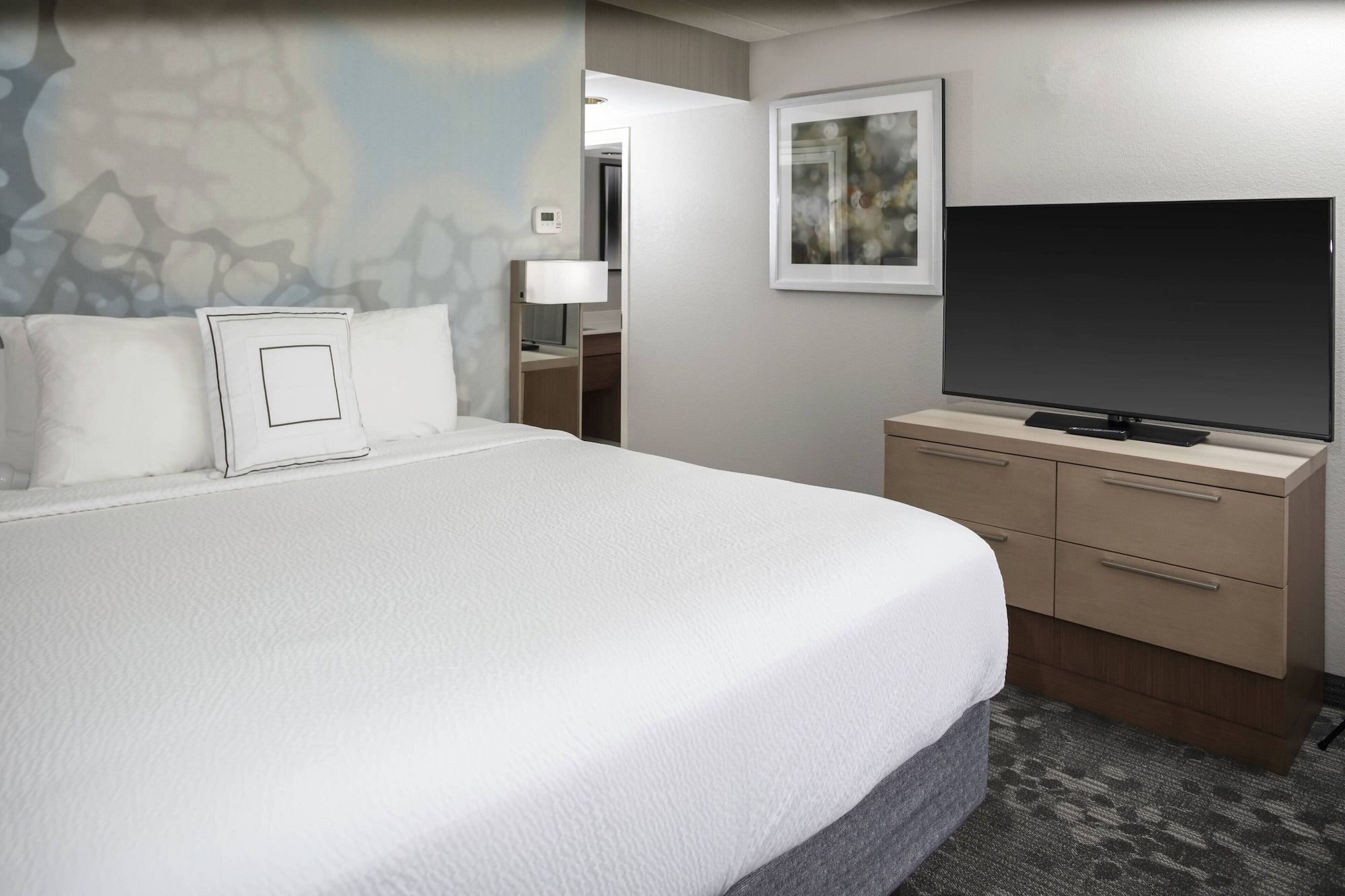 ROOM, KING BED, SOFA
