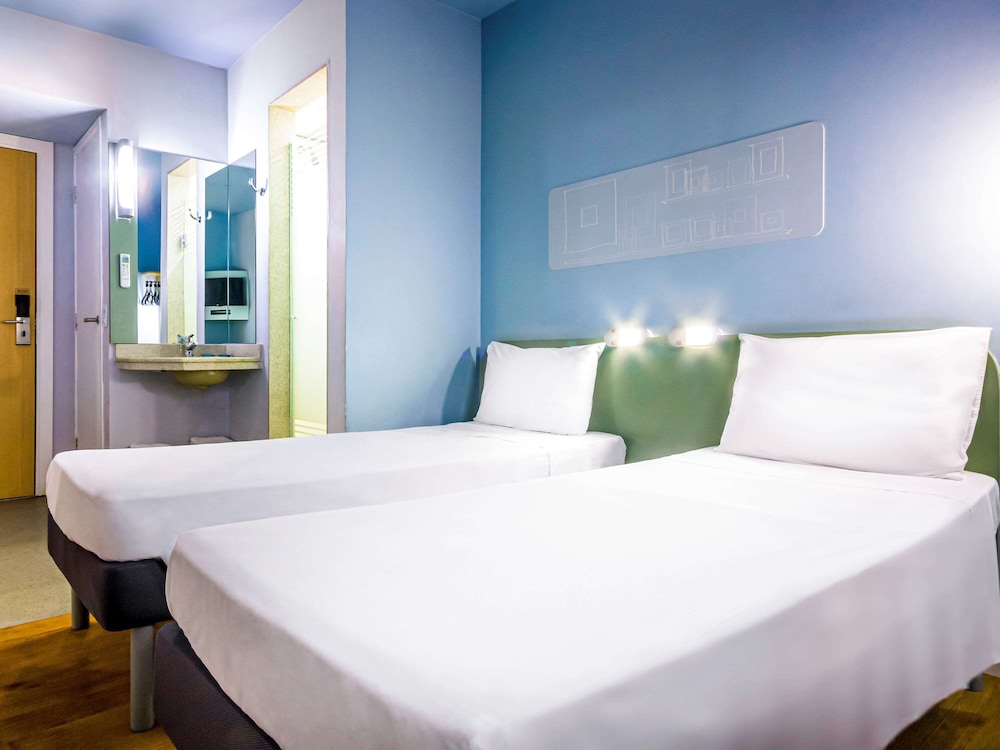 Ibis Budget Araraquara 26/67