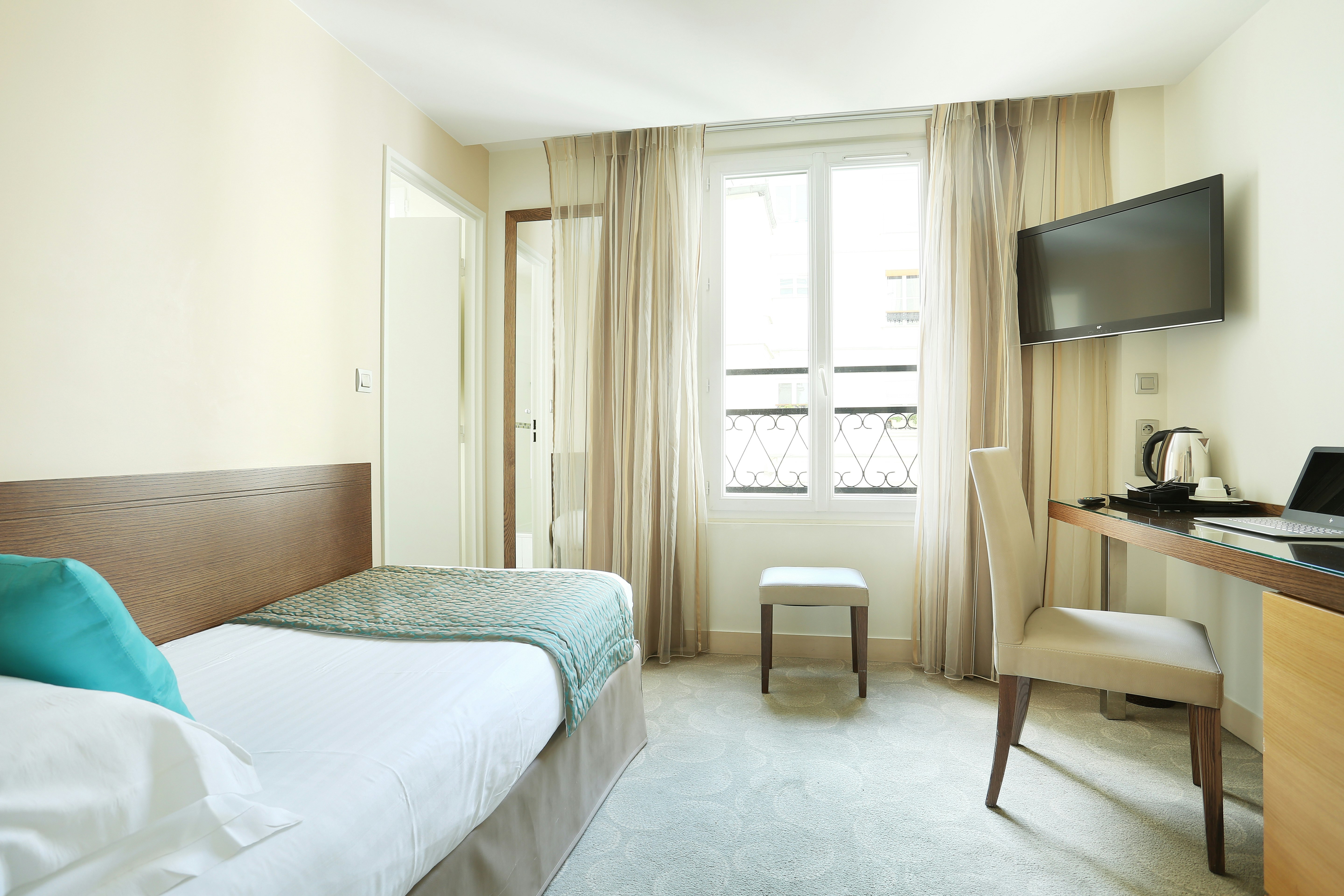 Room, Single