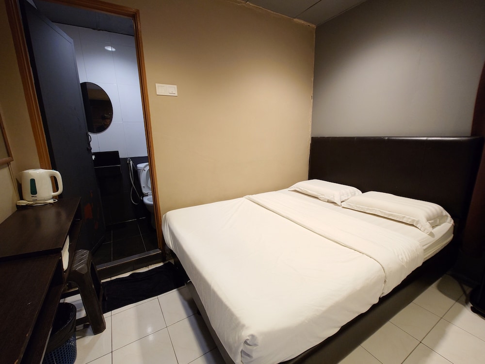 Hotel Sea Lion 18/30