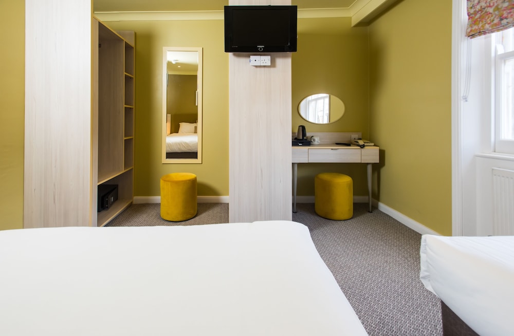 ROOM, TRIPLE, 3 BEDS