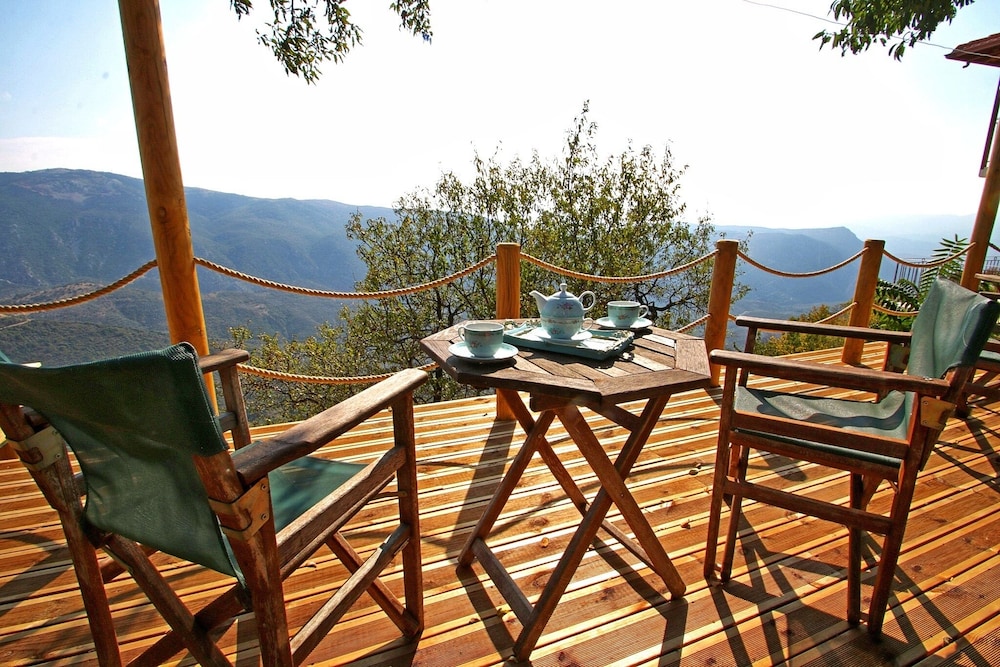 Almond House Suites Arachova 49/50