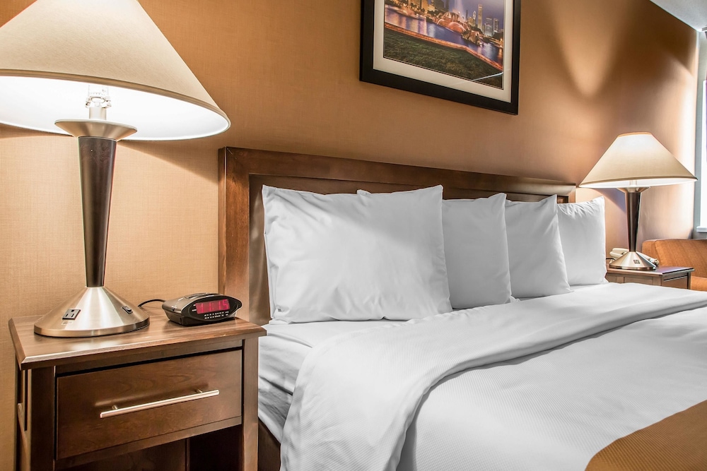 Quality Inn Elgin I-90 9/41