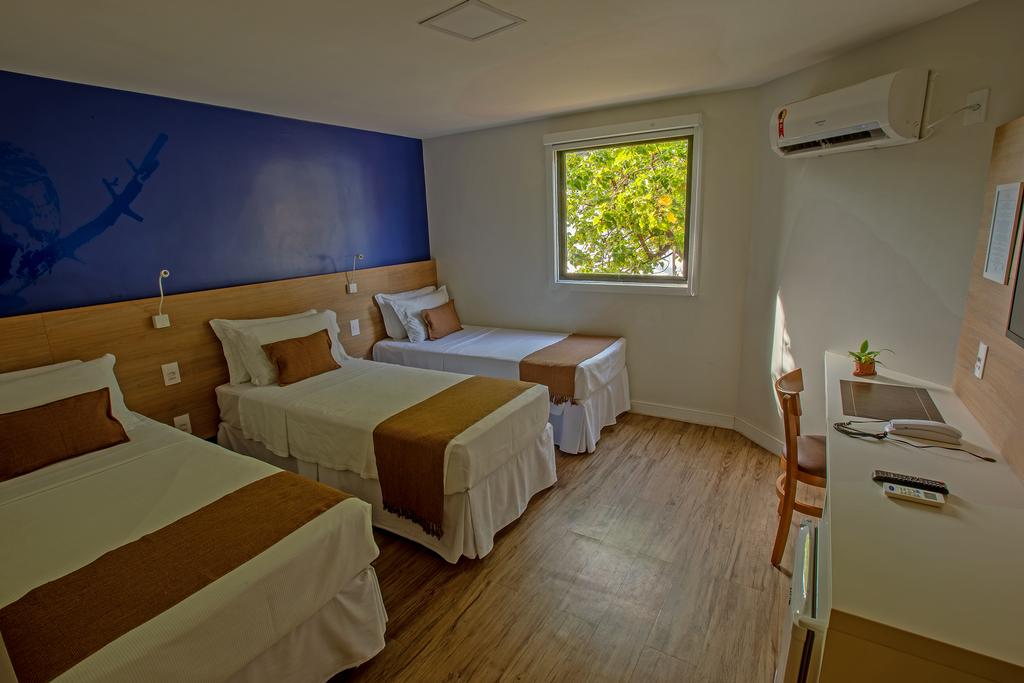 Room, Triple