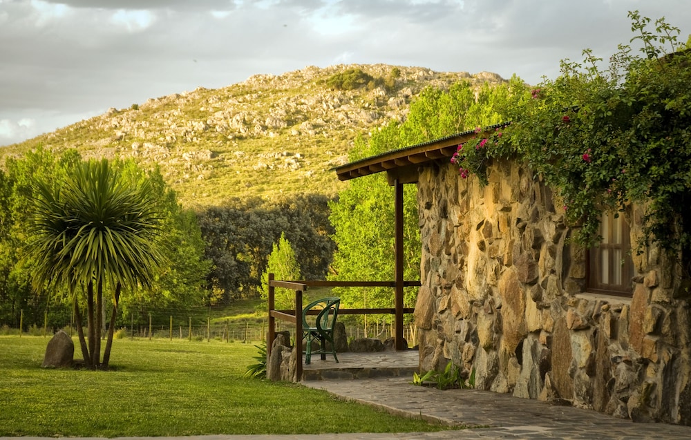 Hosteria de la Cascada 70/72