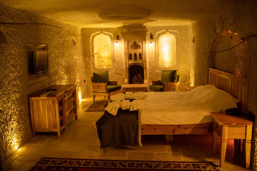 Pome Granate Cave Hotel 6/20