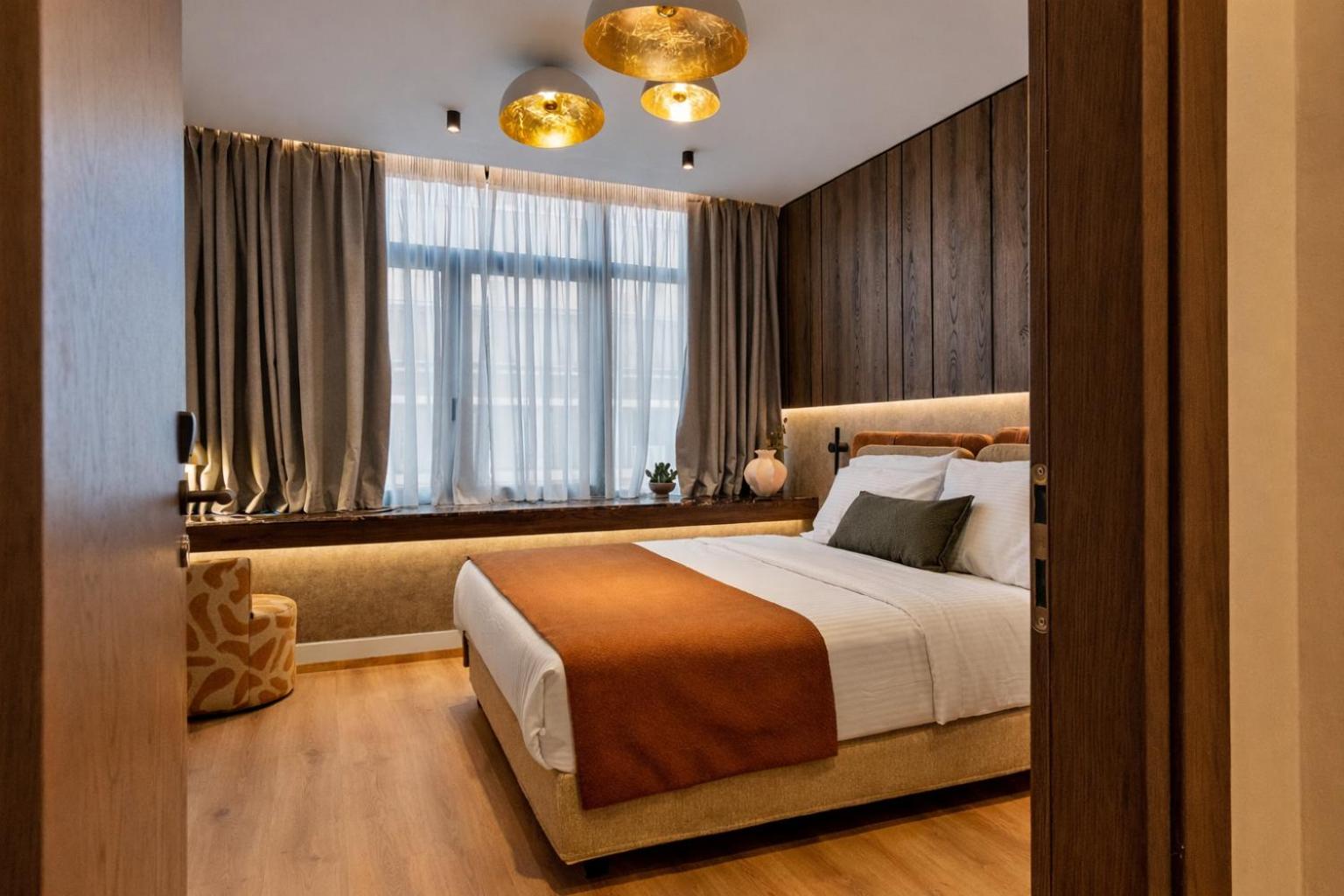 Room, Double Bed, Street View