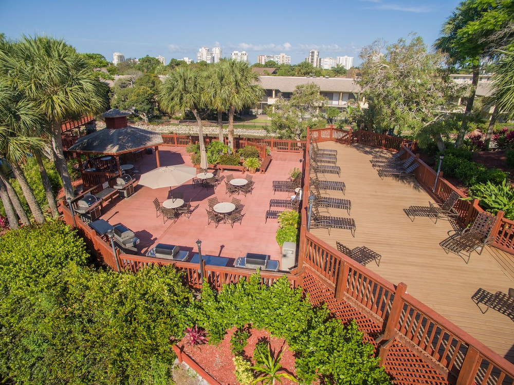 Park Shore Resort 9/60