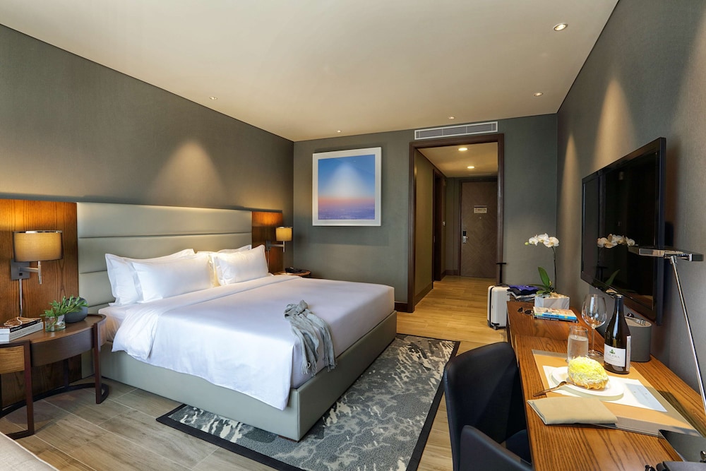 Makati Diamond Residences 12/42