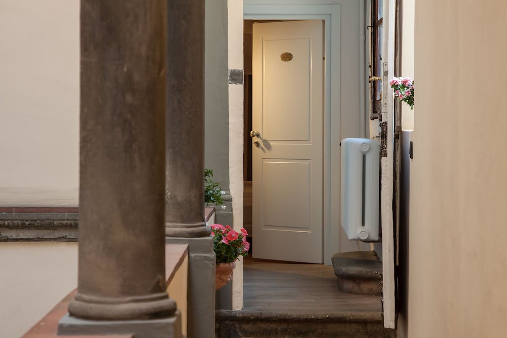D Epoca Borgo Albizi Residence 10/30