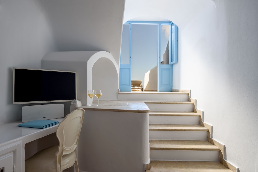 Hotel Above Blue Suites 64/80