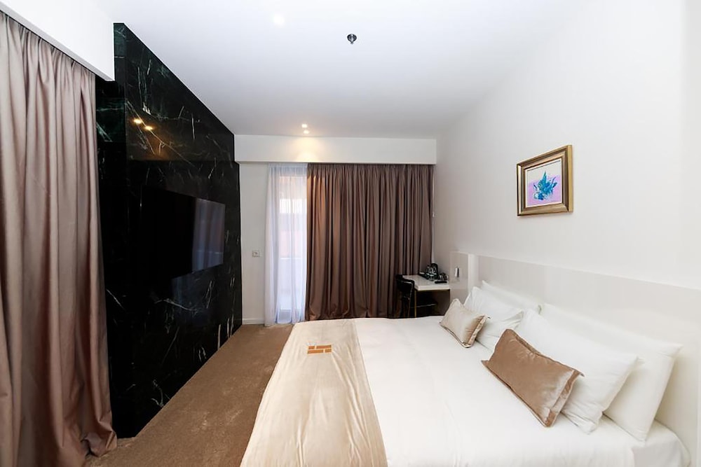 Habitat Hotel 11/49