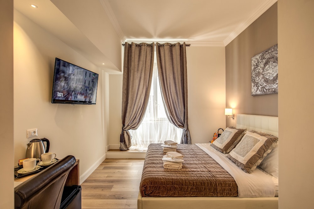DELUXE, QUEEN BED
