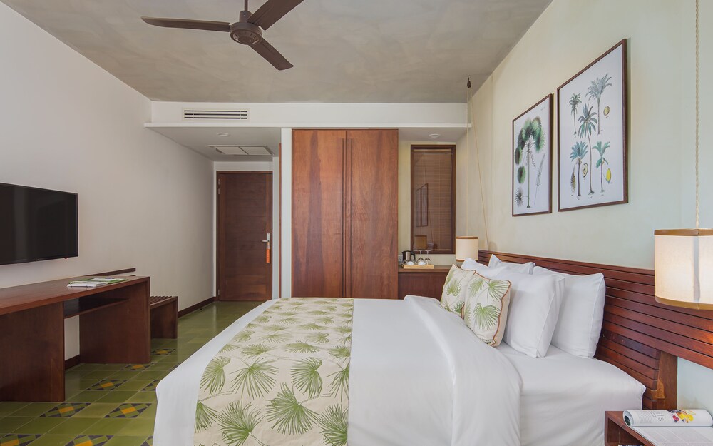 Penh House Hotel 30/74