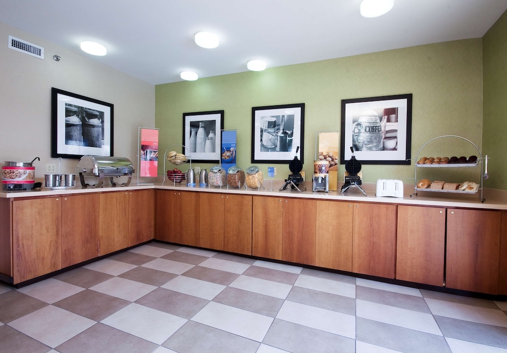 Hampton Inn Laredo 7/45