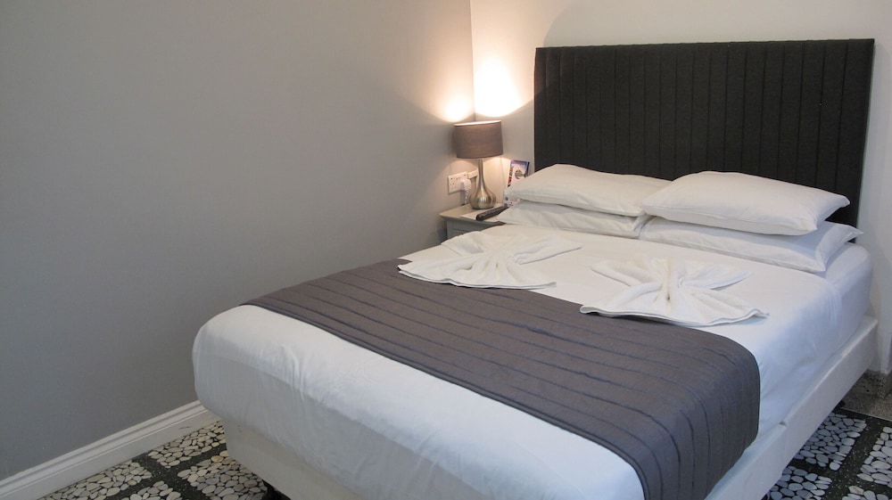 Alhambra Hotel 16/50