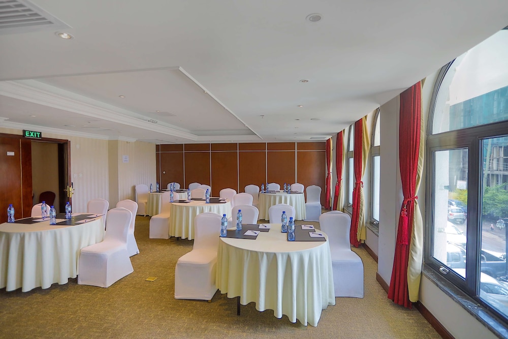 Golden Tulip Addis Ababa 15/50