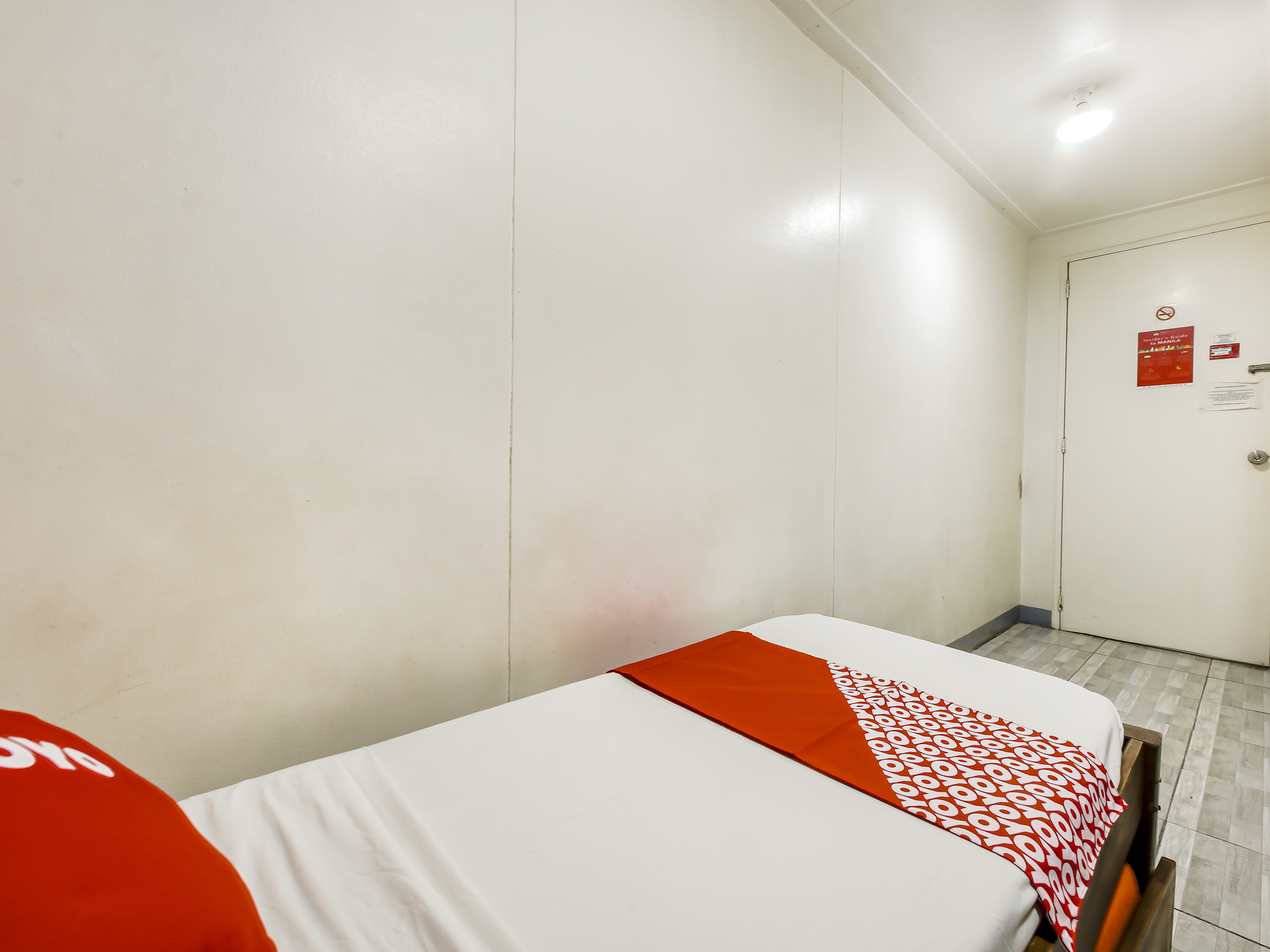Metro Deluxe Residences 24/50