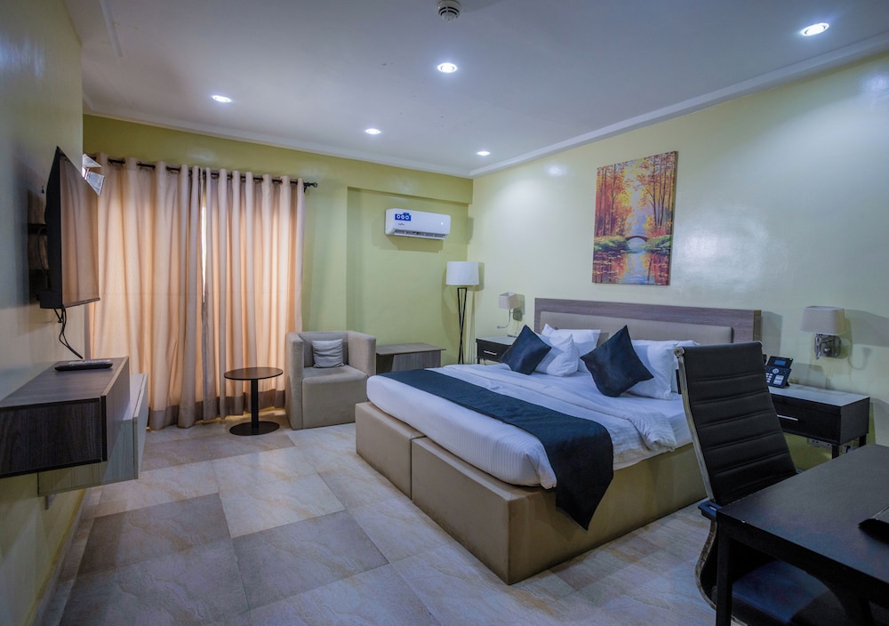 Golfview Hotel and Suites 26/63