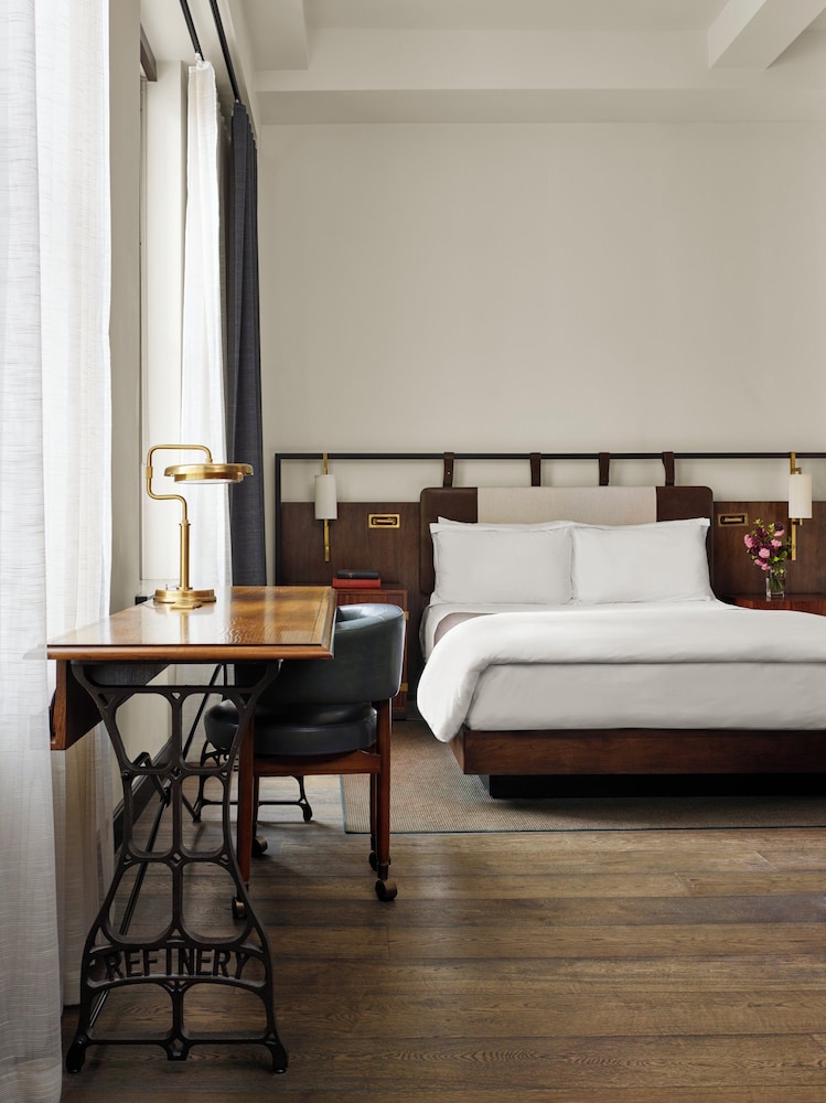 STUDIO, QUEEN BED