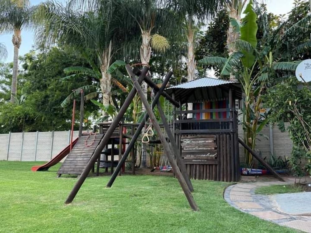 Moon River Guest House 24/50