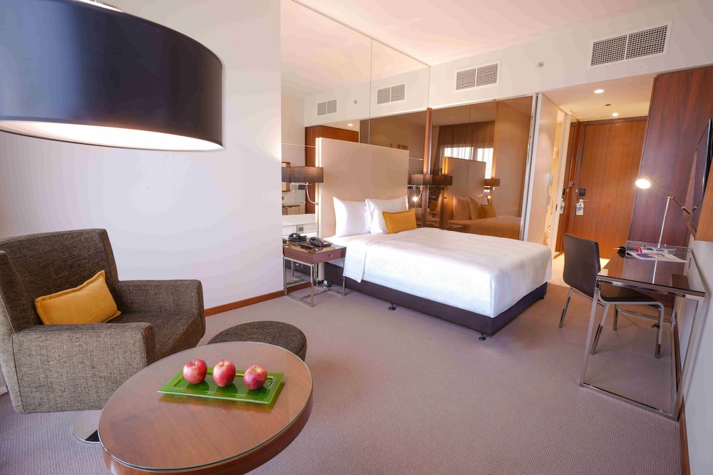 ROOM, QUEEN BED, SEA VIEW