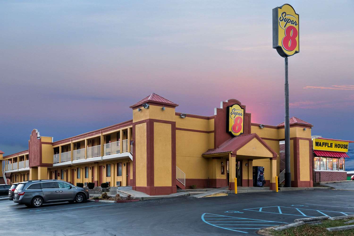 Super 8 by Wyndham Indianapolis/Southport Rd 12/13